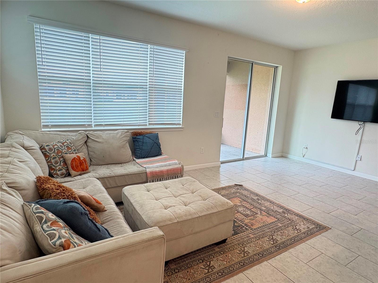 5553 Pleasantview Ct Property Photo 9