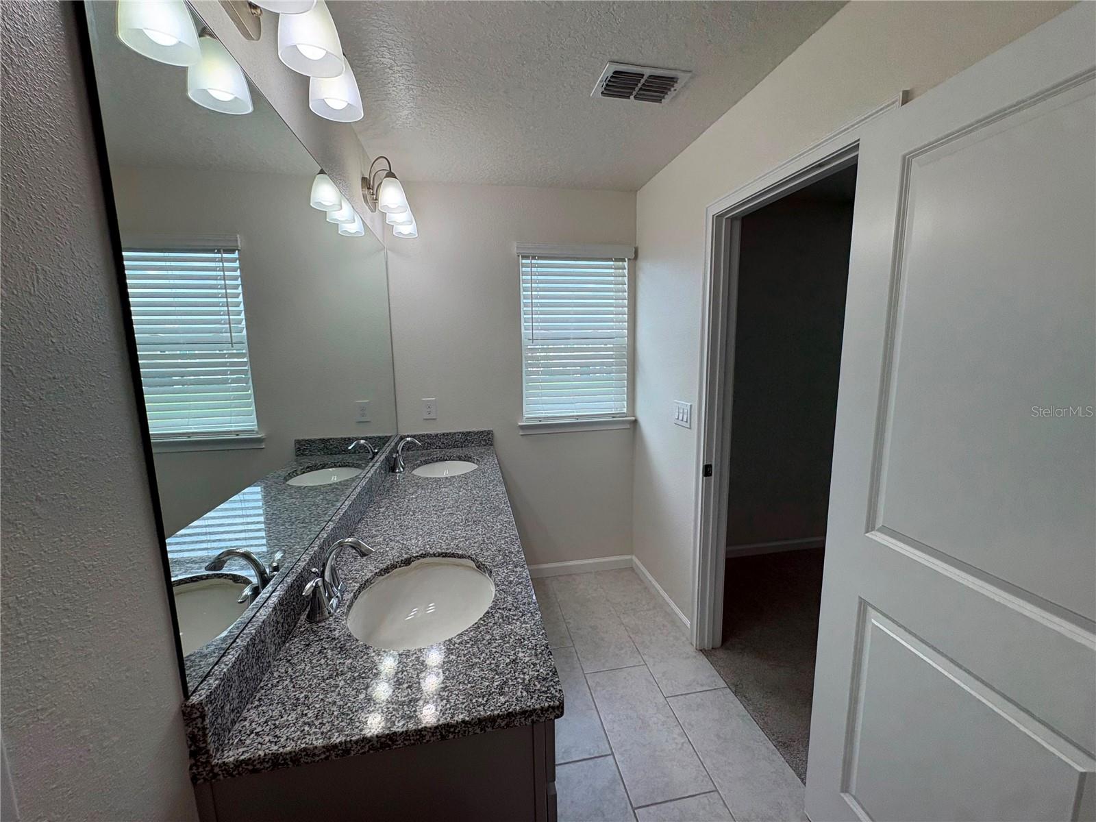 5553 Pleasantview Ct Property Photo 29