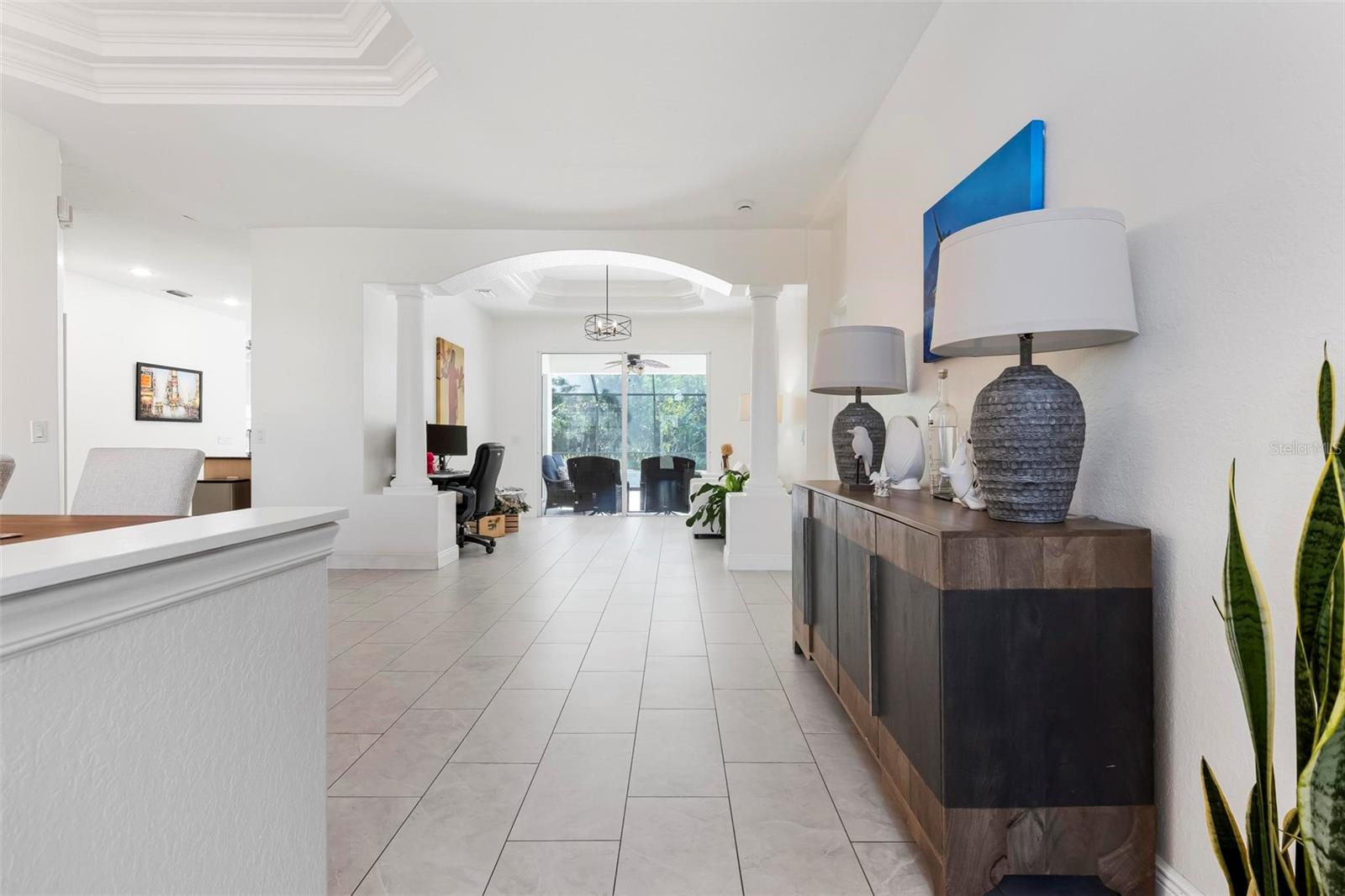 404 Golden Harbour Trl Property Photo 3