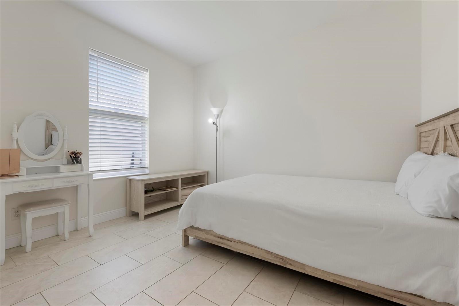 404 Golden Harbour Trl Property Photo 34