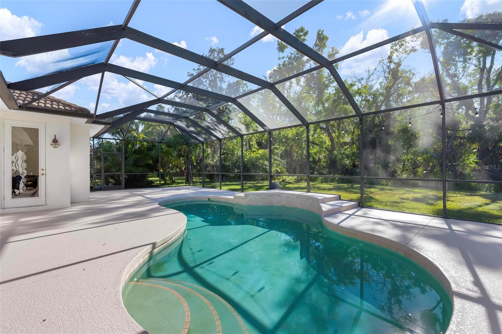 404 Golden Harbour Trl Property Photo 45