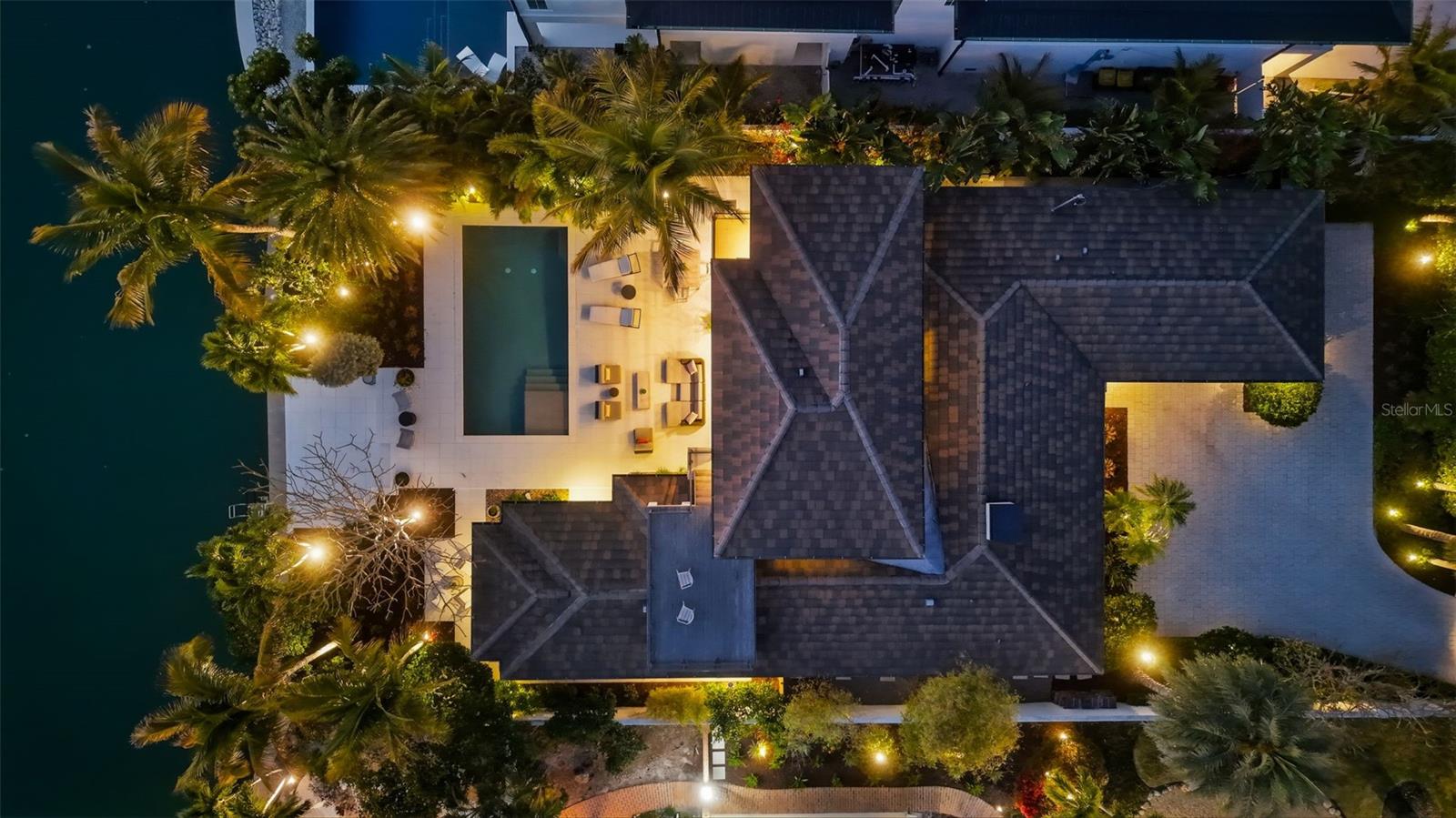 541 S Washington Dr Property Photo 1