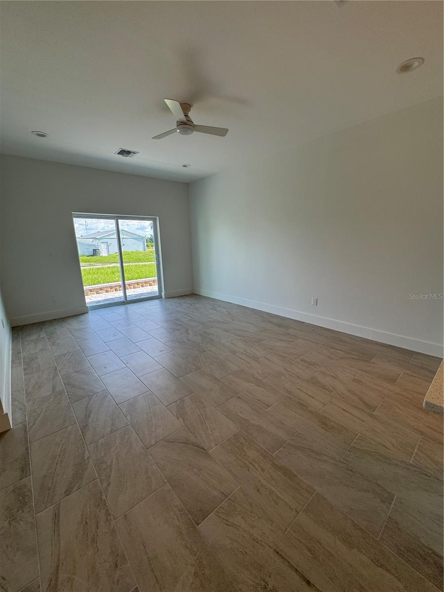 10490 Pendleton Ave Property Photo 2