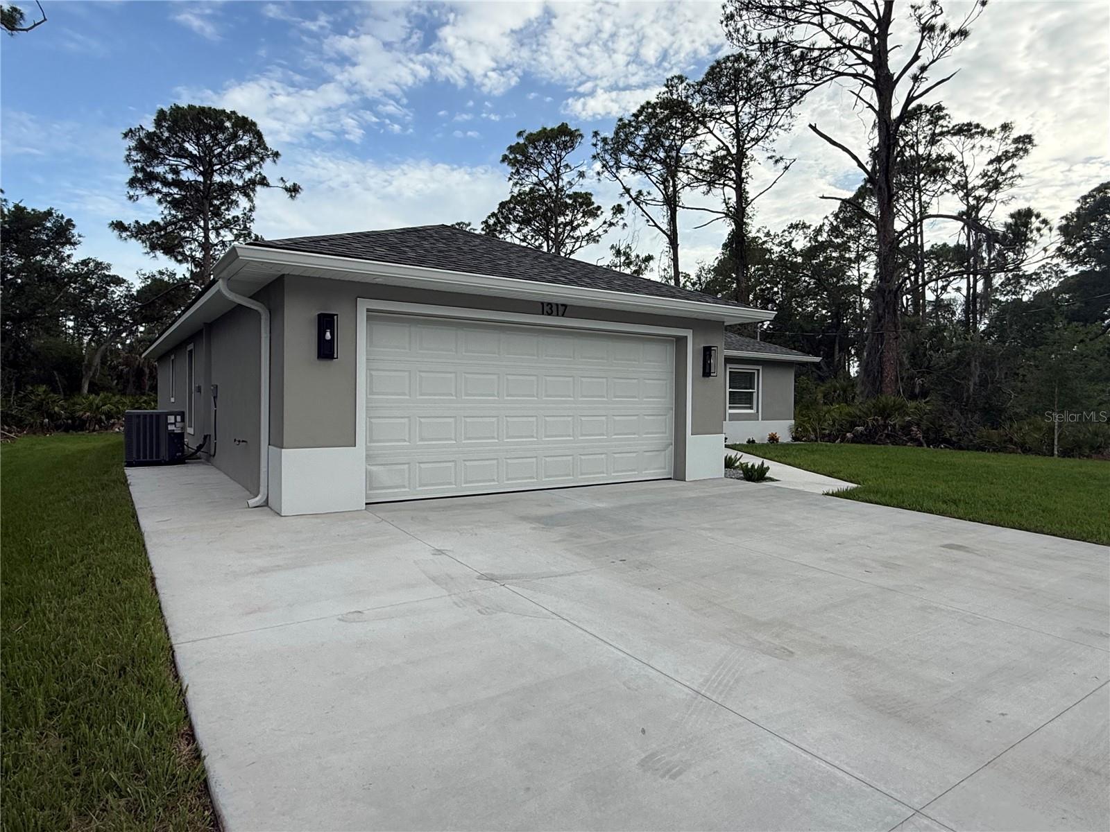1317 Biscayne Dr Property Photo 5