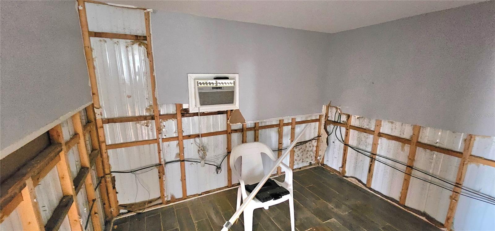41 2nd St Property Photo 10