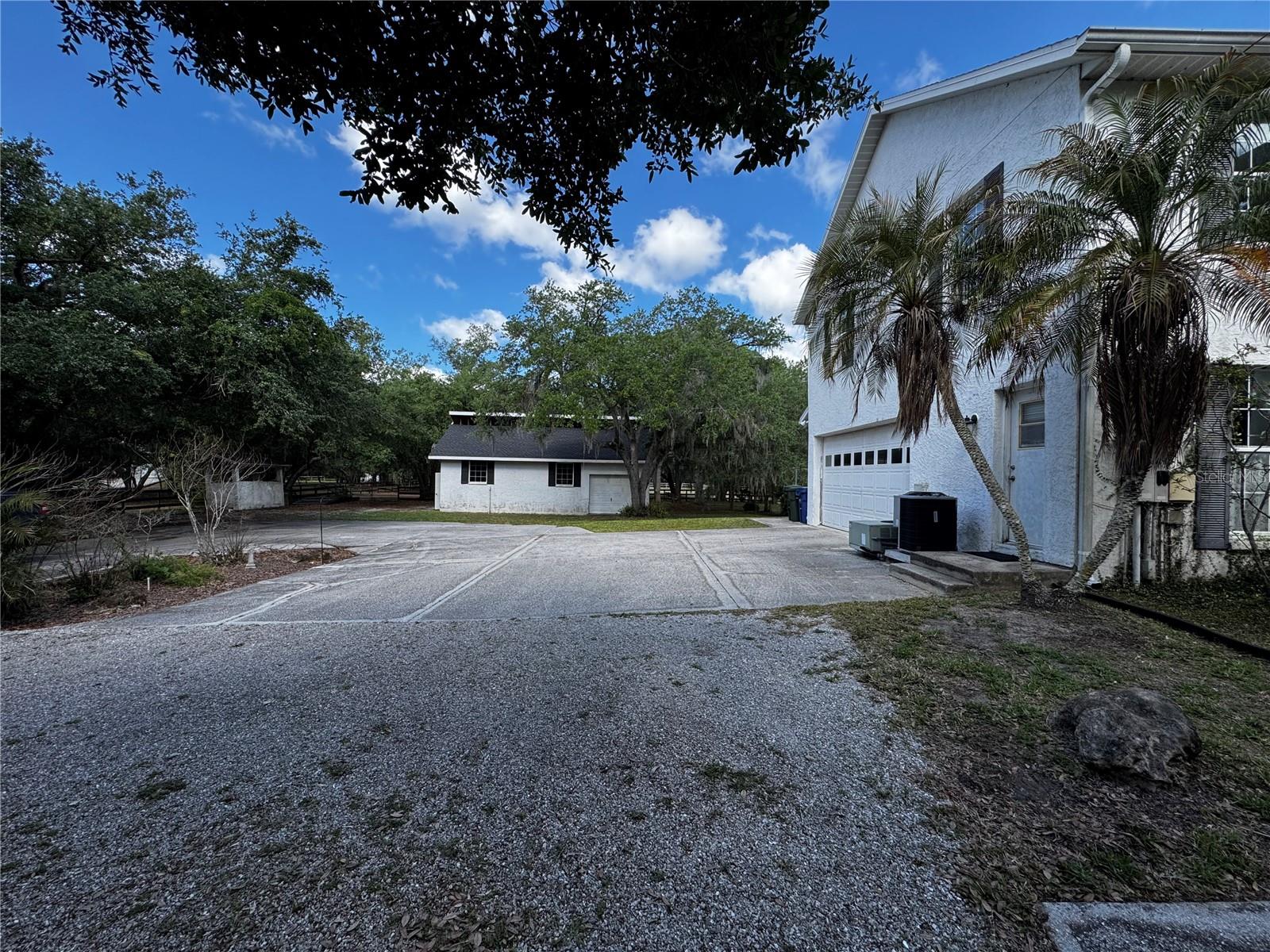 1701 Bern Creek Loop Property Photo 3