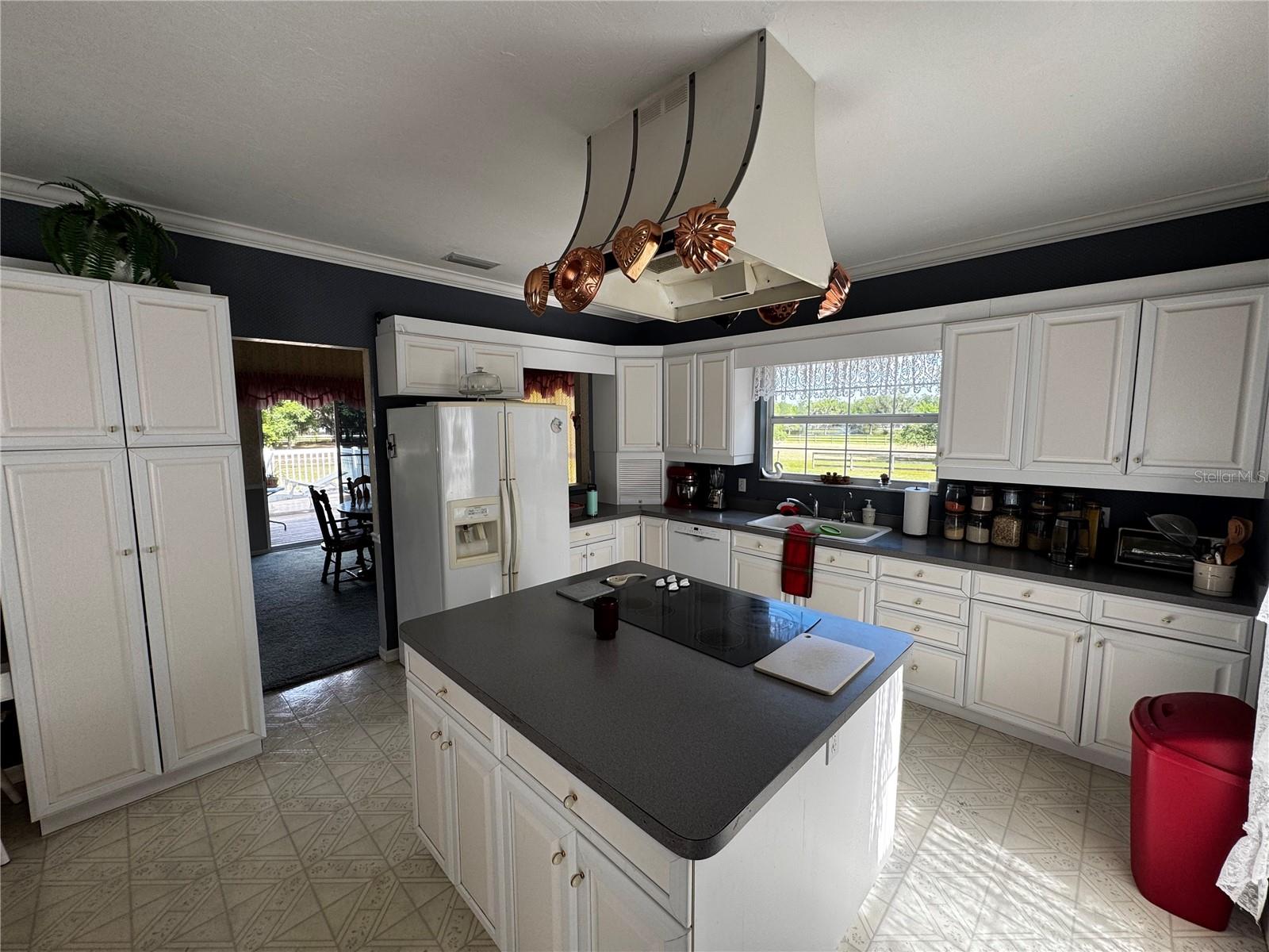 1701 Bern Creek Loop Property Photo 25