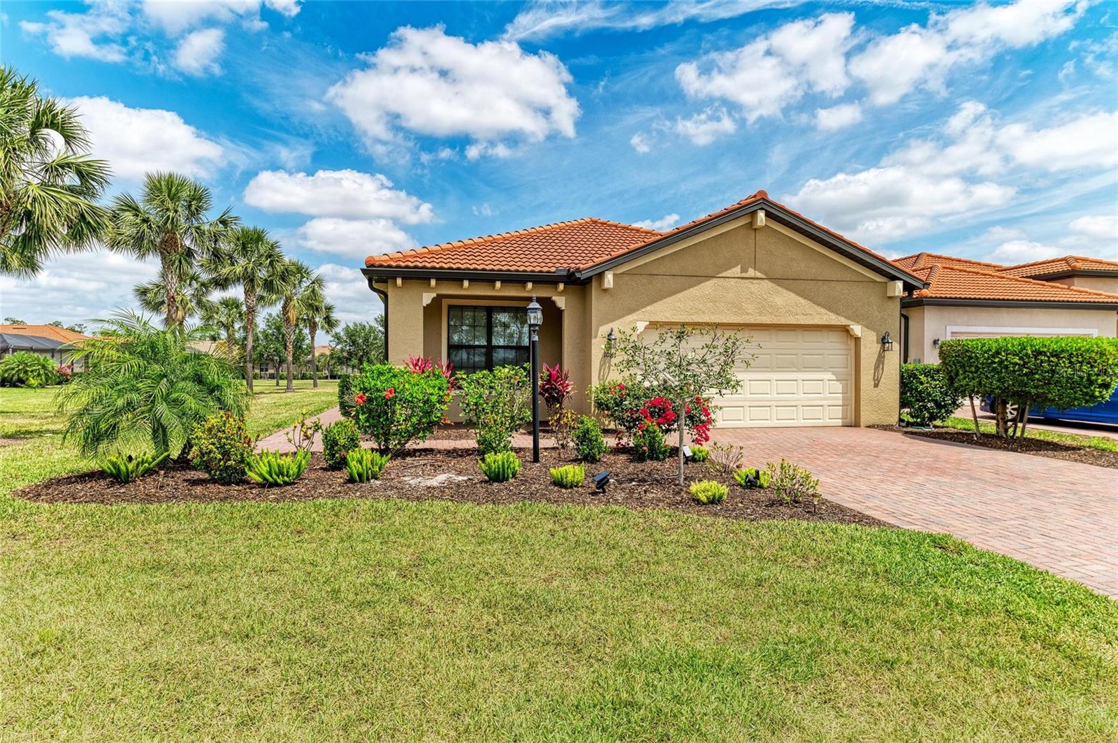 10111 MALACHITE DR Property Photo 1