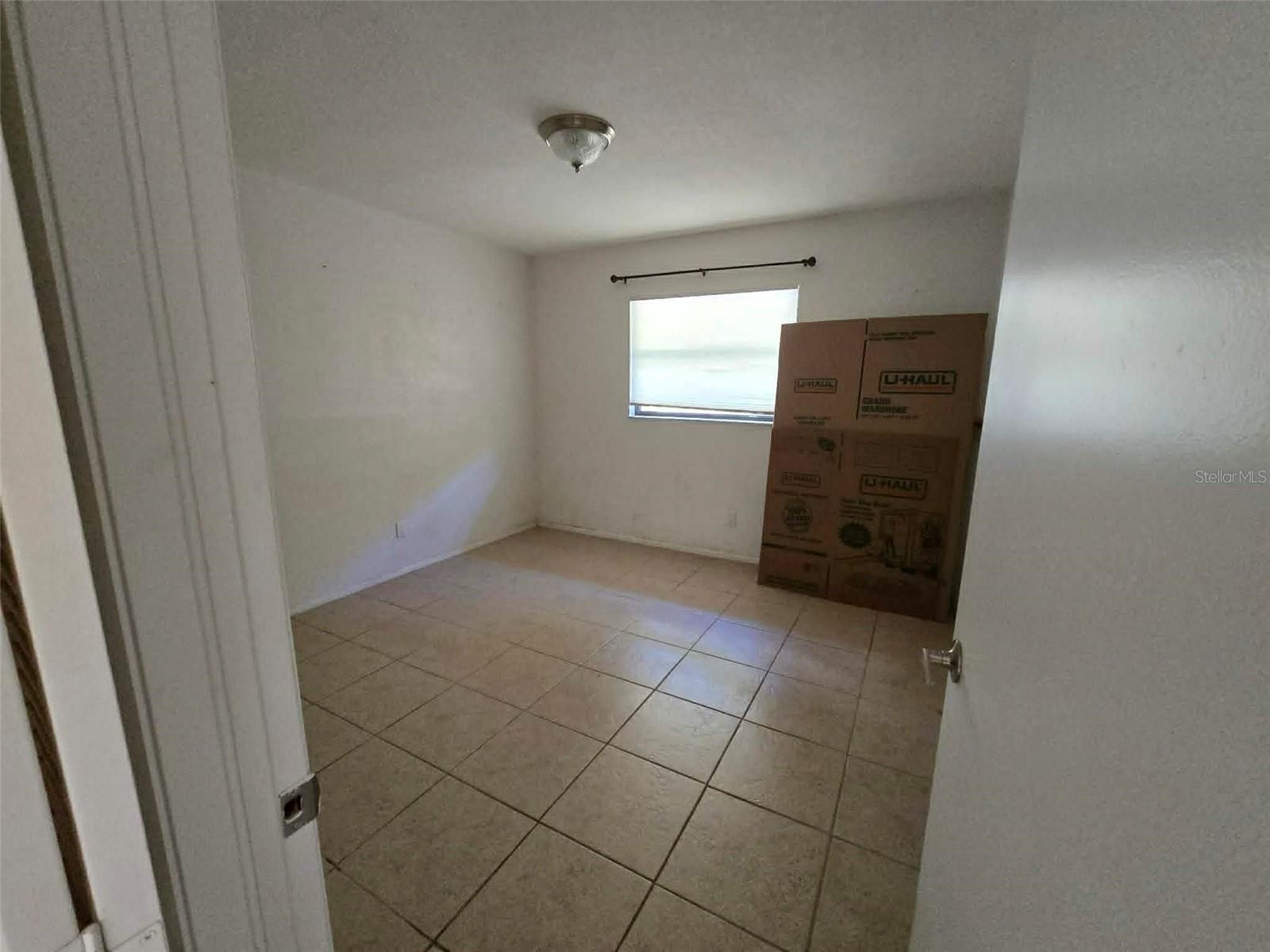 2134 Giles St Property Photo 9