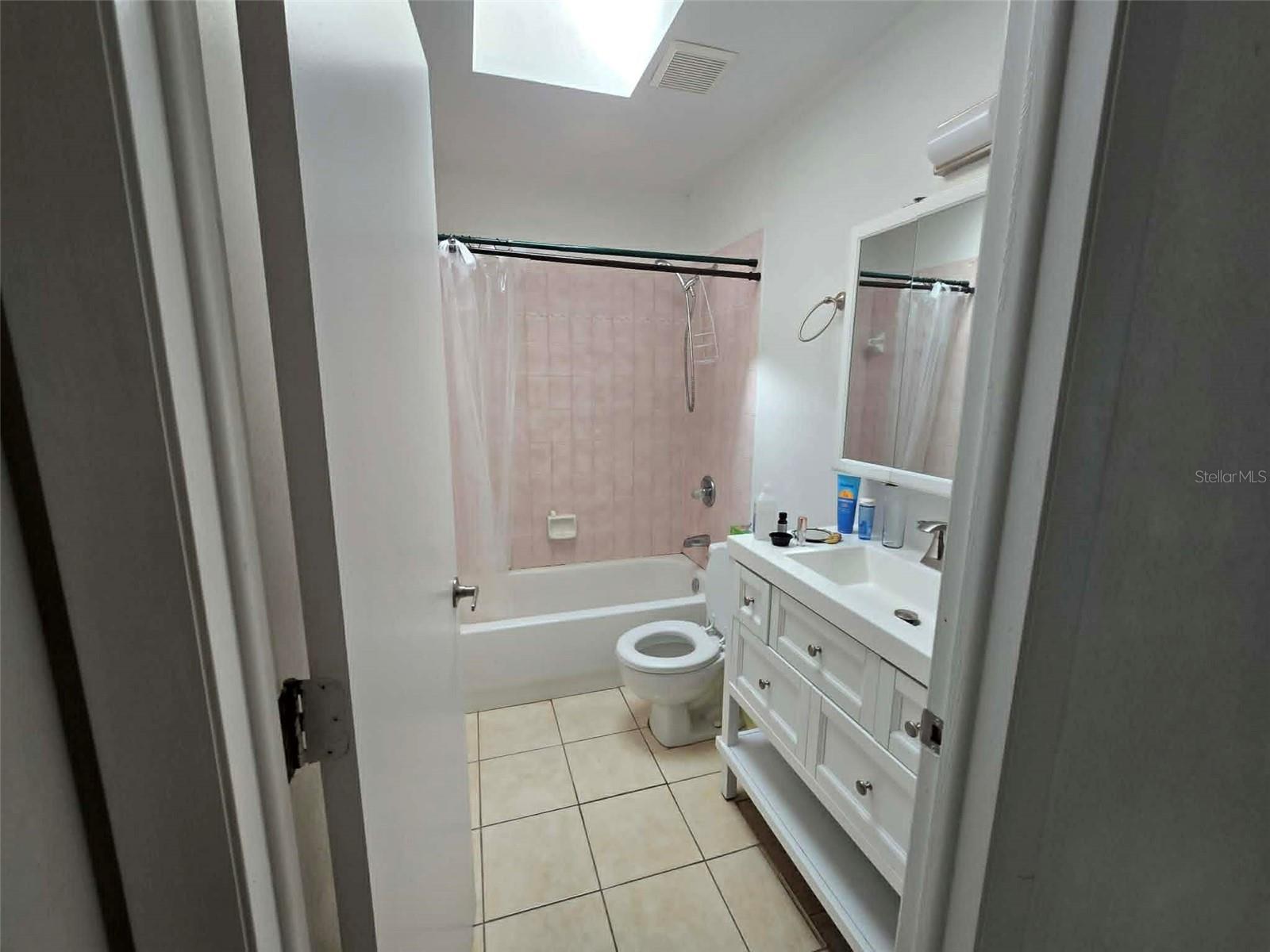 2134 Giles St Property Photo 14