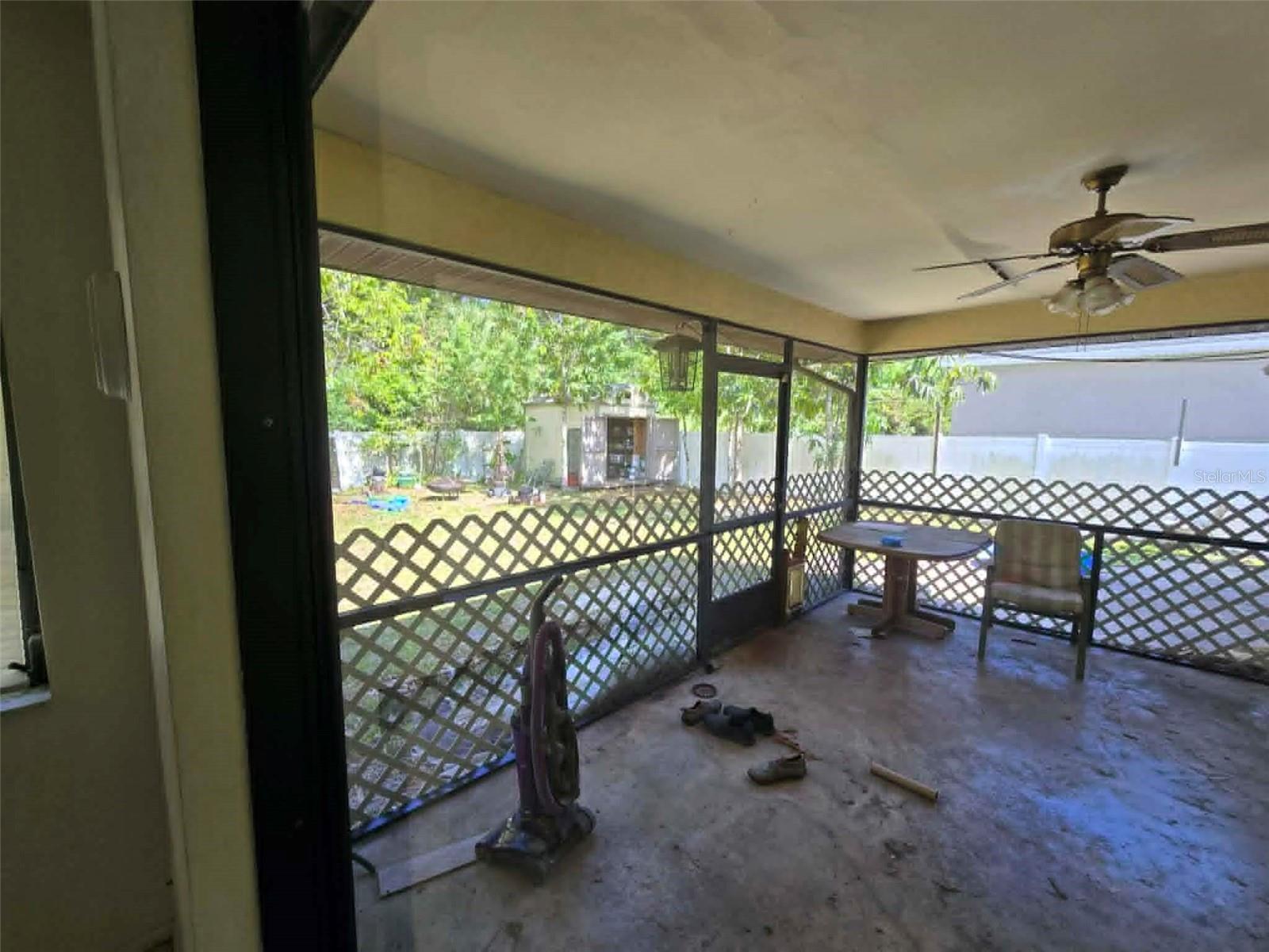 2134 Giles St Property Photo 16