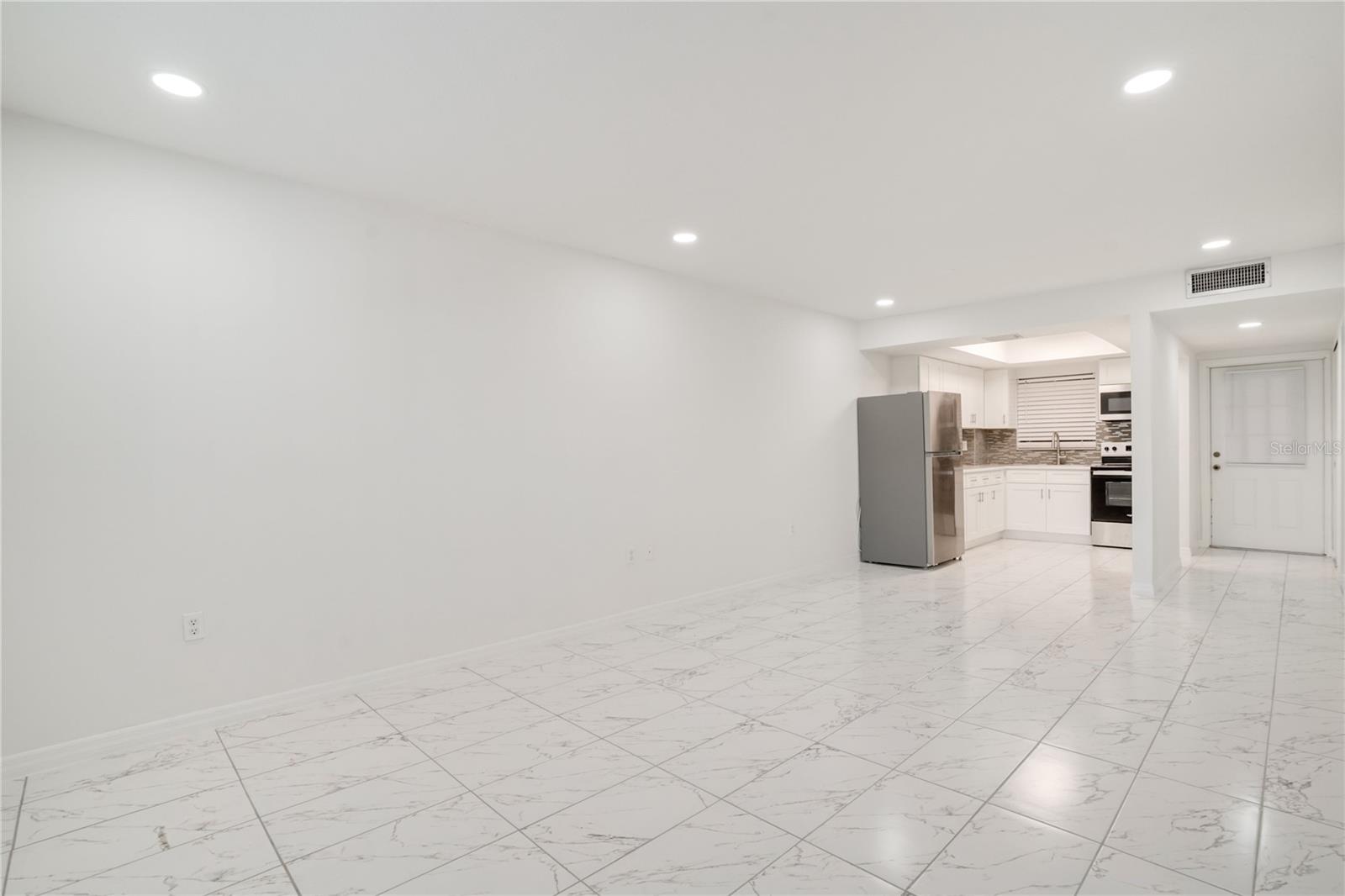4013 Lake Bayshore Dr #107 Property Photo 6