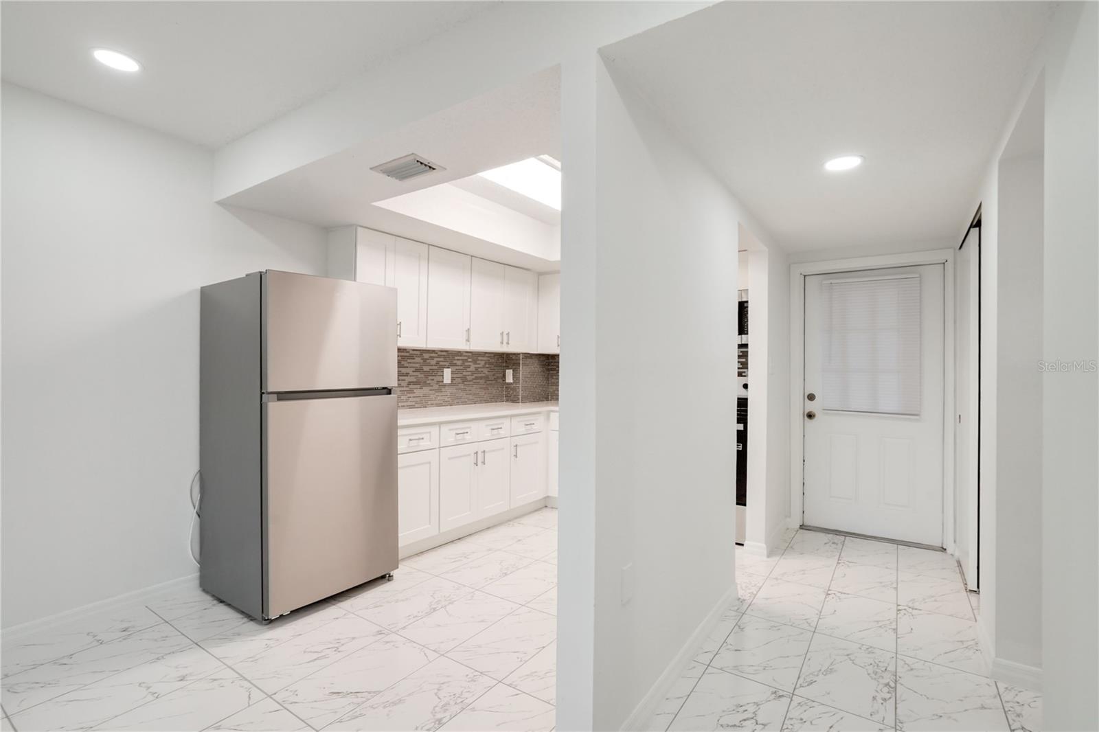 4013 Lake Bayshore Dr #107 Property Photo 8
