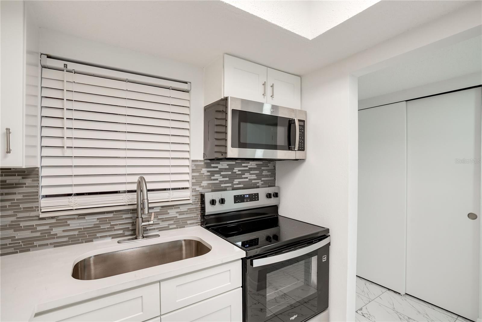4013 Lake Bayshore Dr #107 Property Photo 12