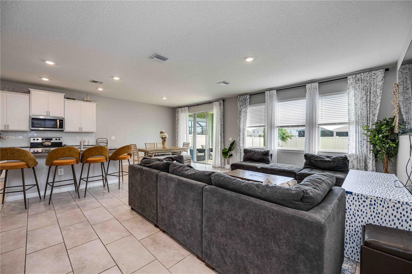 5329 Halewood Ct Property Photo 6