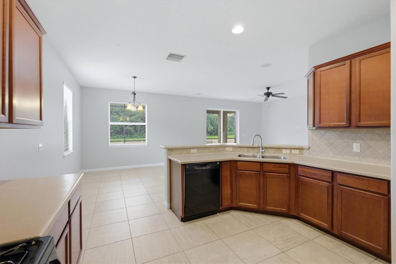 12218 Lavender Loop Property Photo 16
