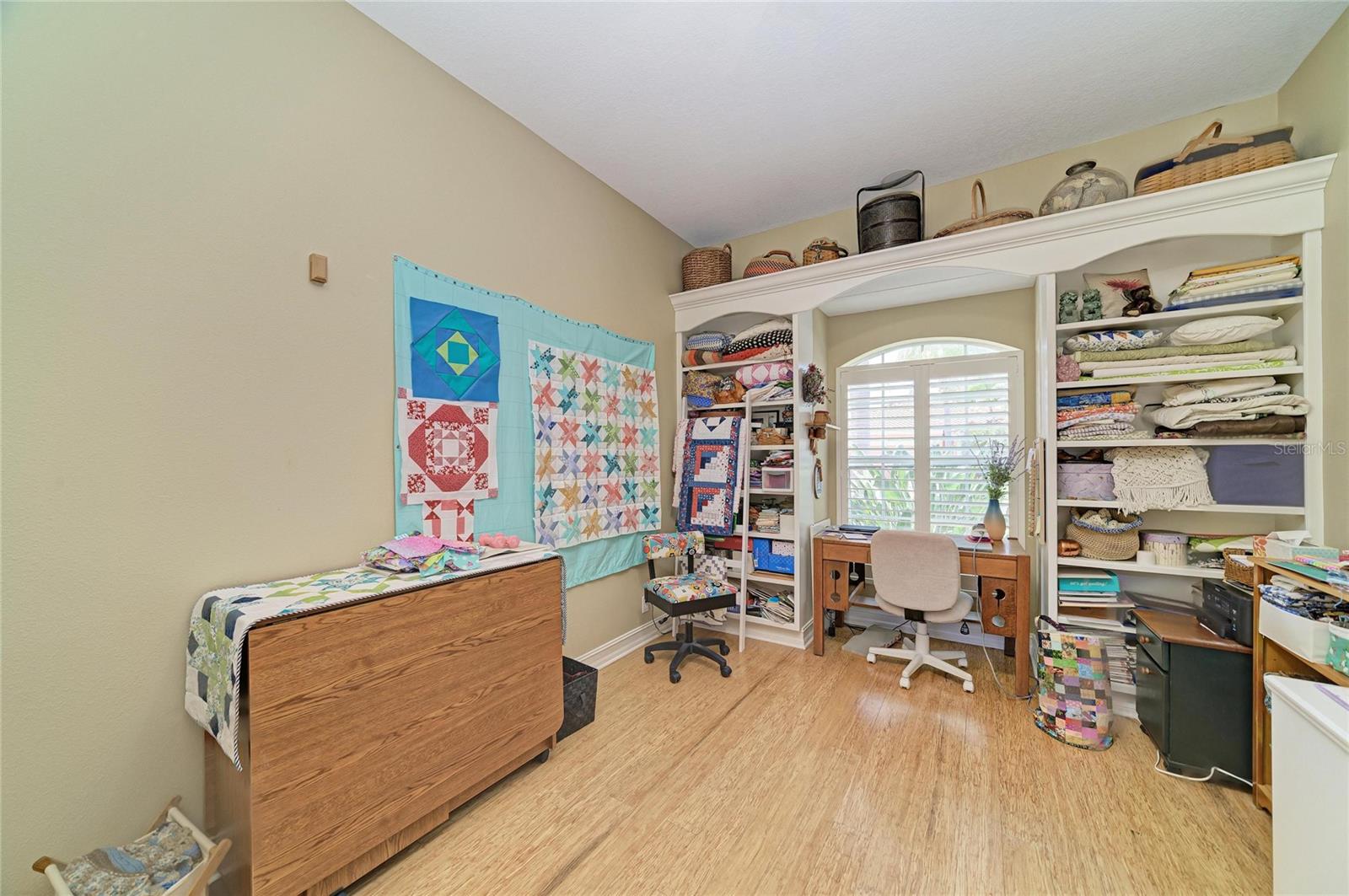 308 10th Ave E Property Photo 33