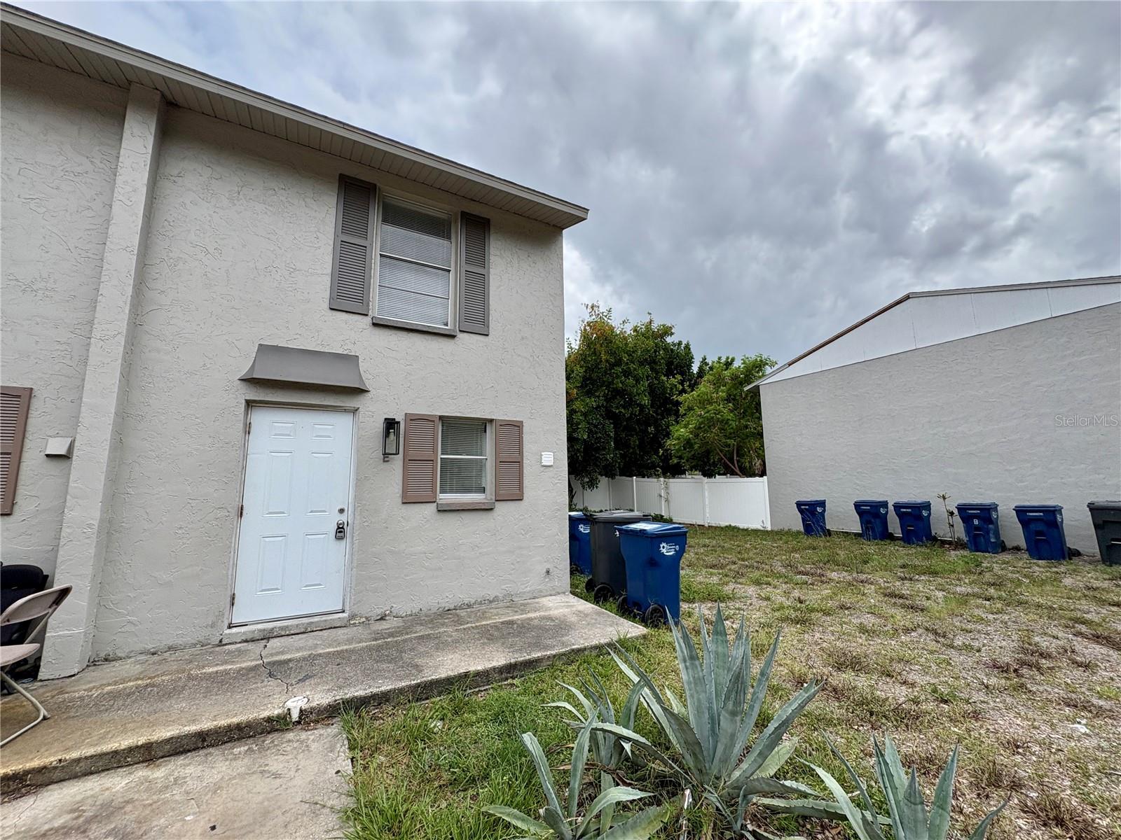 408 57TH AVENUE DR E #E Property Photo 1