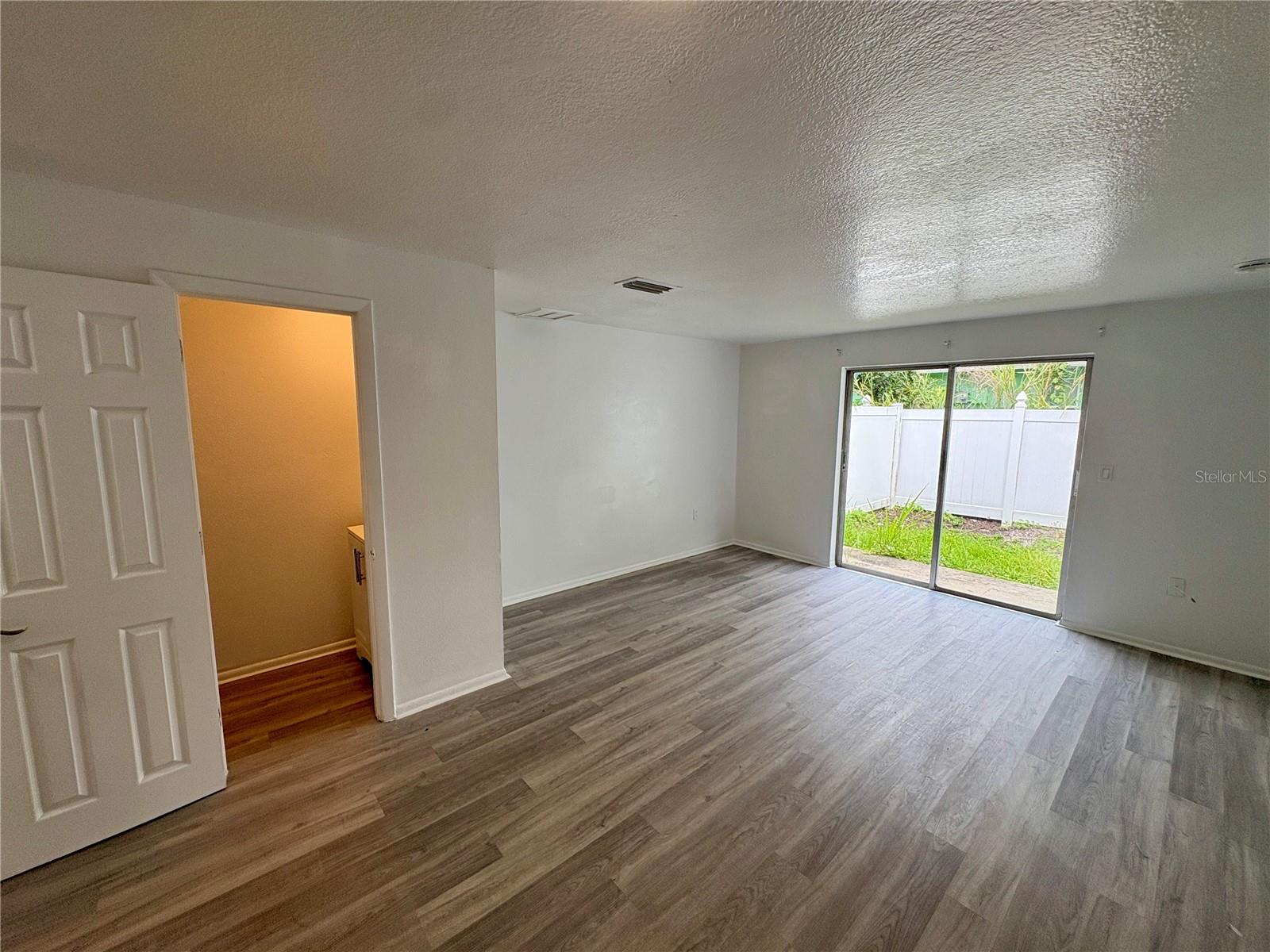 408 57th Avenue Dr E #e Property Photo 6