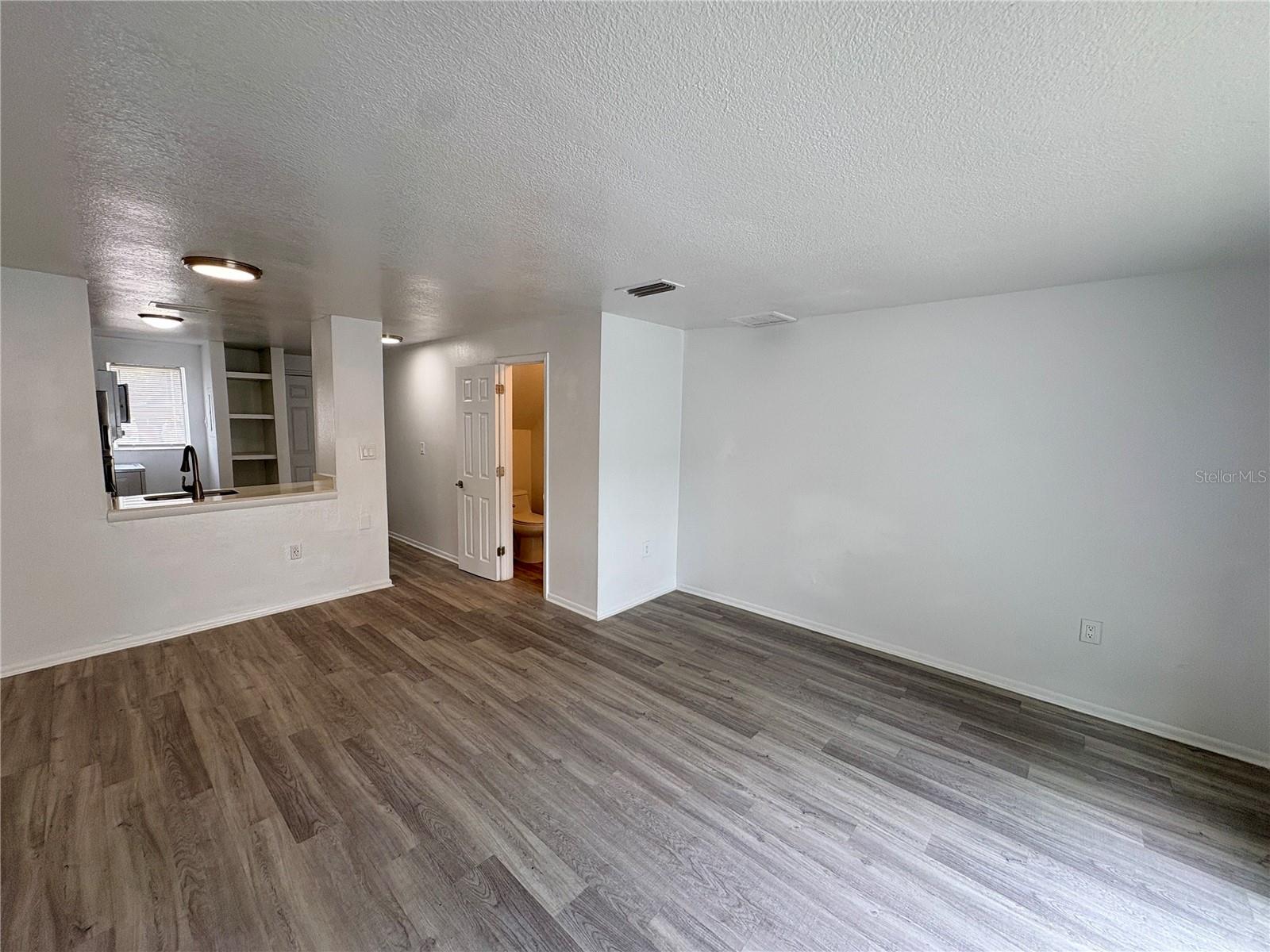 408 57th Avenue Dr E #e Property Photo 7