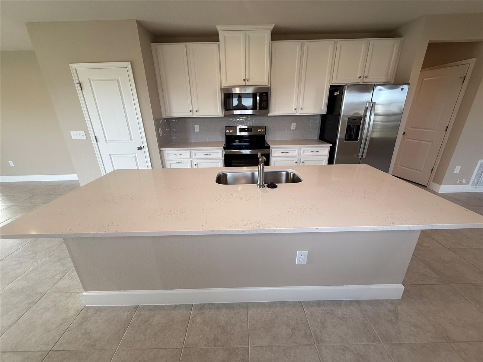 10013 Daybreak Gln Property Photo 5