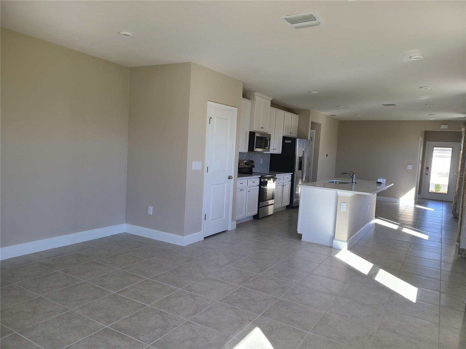 10013 Daybreak Gln Property Photo 7