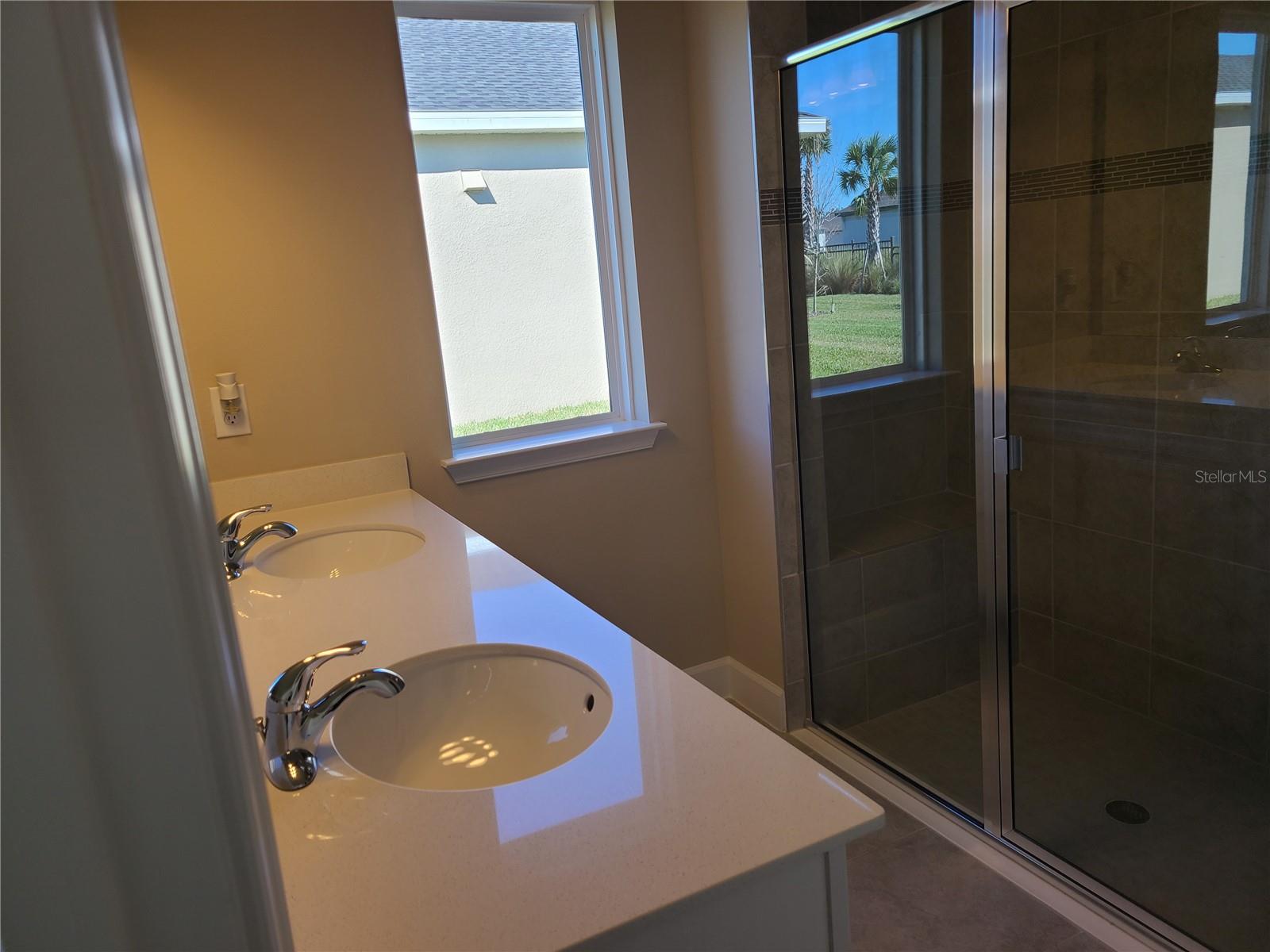 10013 Daybreak Gln Property Photo 9
