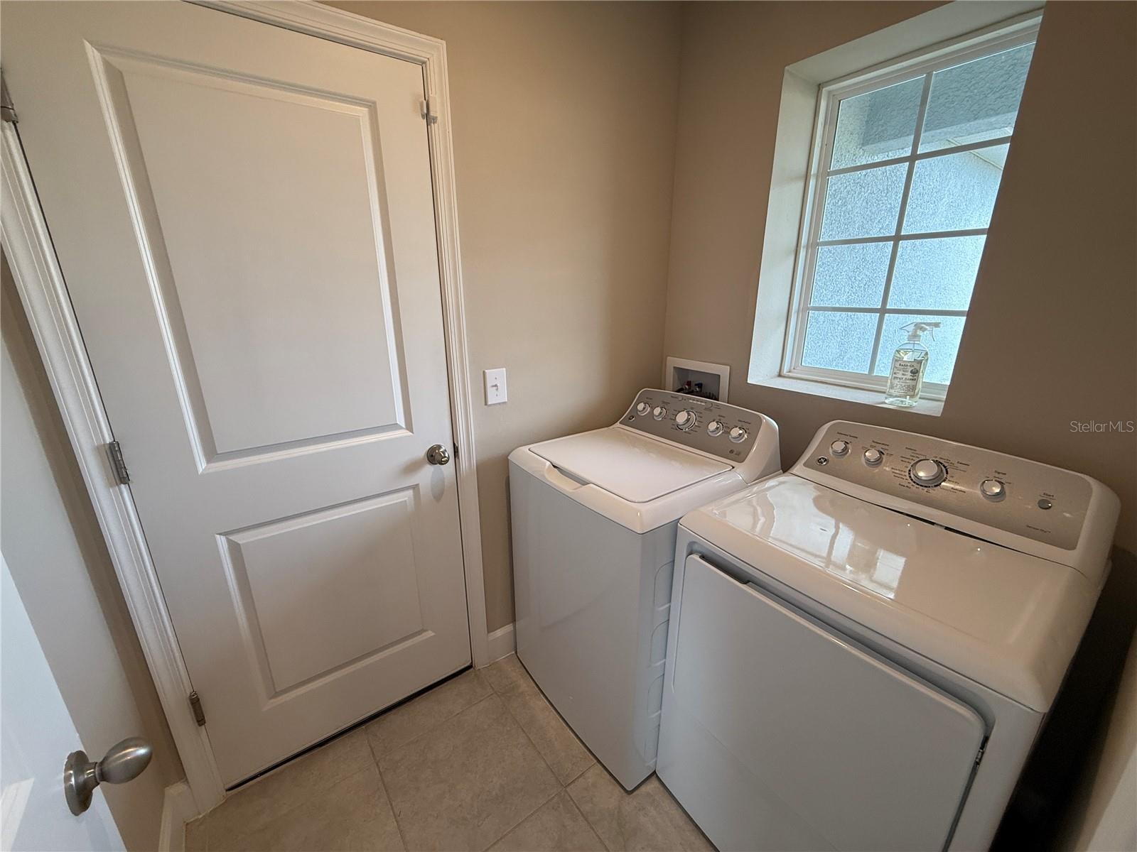 10013 Daybreak Gln Property Photo 11