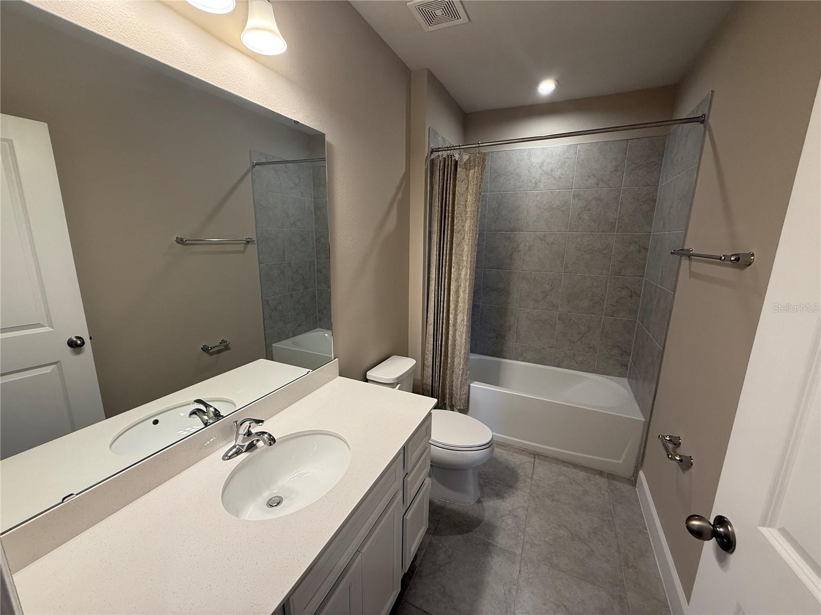 10013 Daybreak Gln Property Photo 15