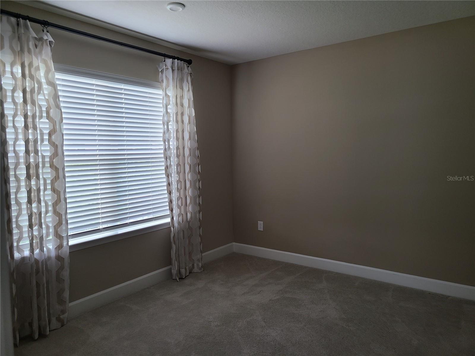 10013 Daybreak Gln Property Photo 32