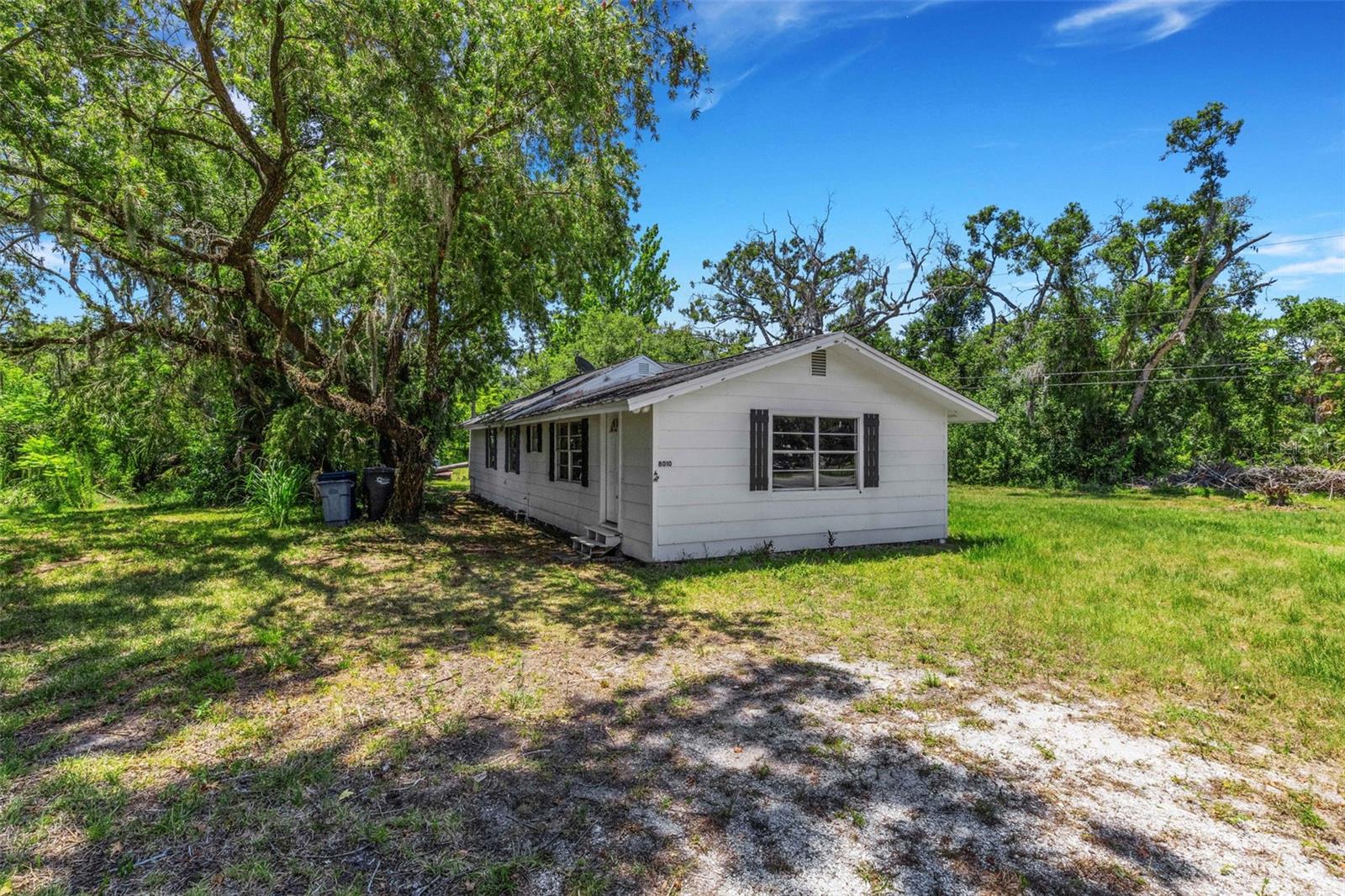 8010 Brower Dr Property Photo 3