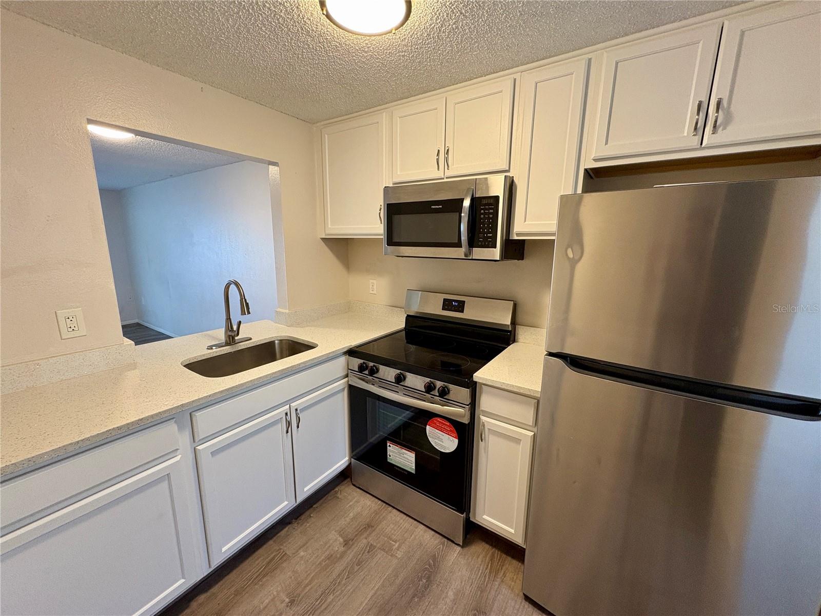 312 57th Avenue Dr E #b Property Photo 3
