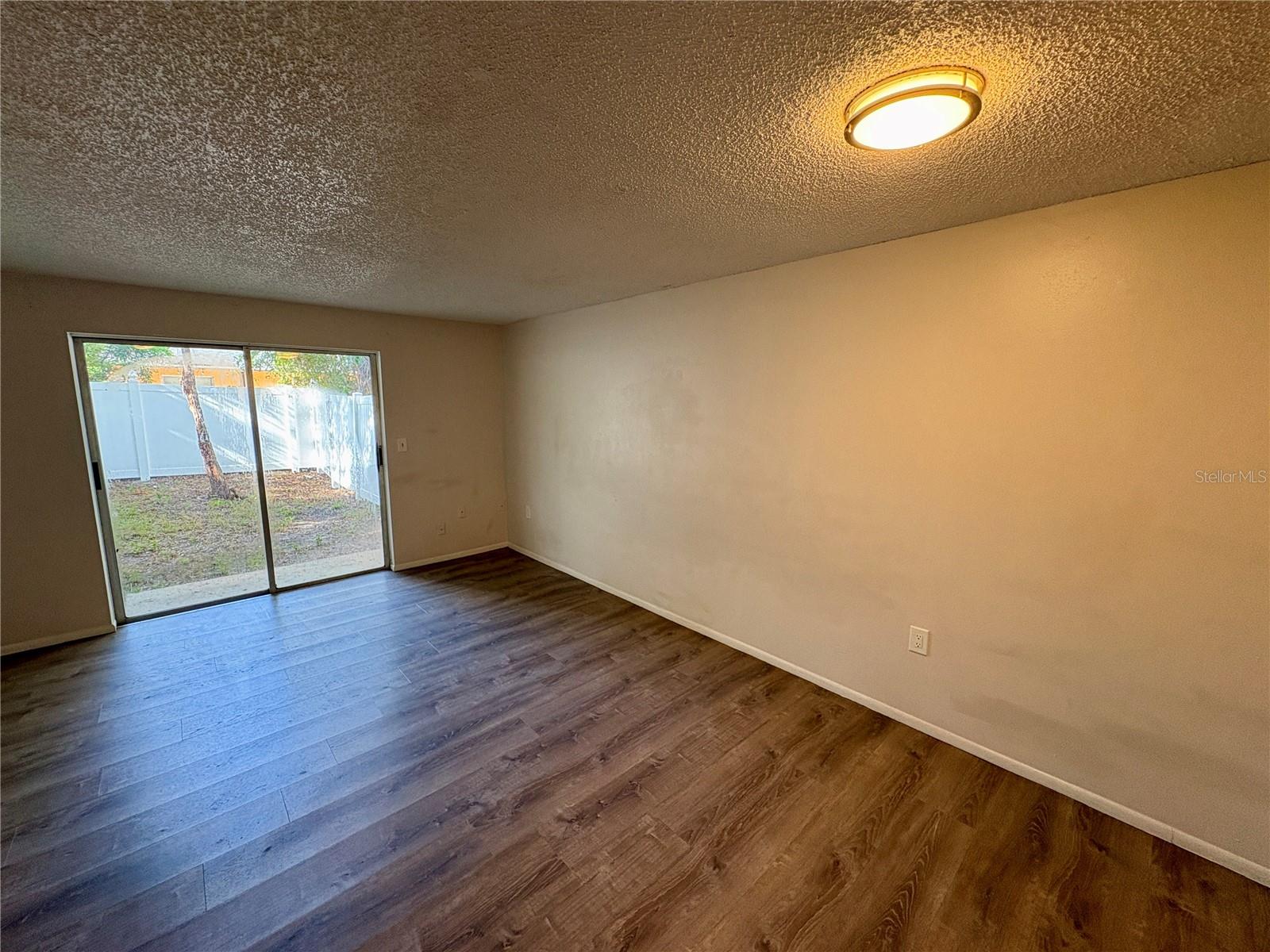 312 57th Avenue Dr E #b Property Photo 5