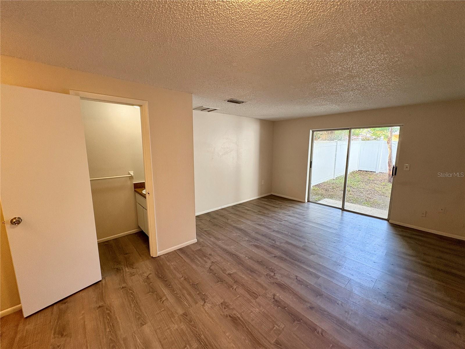 312 57th Avenue Dr E #b Property Photo 6