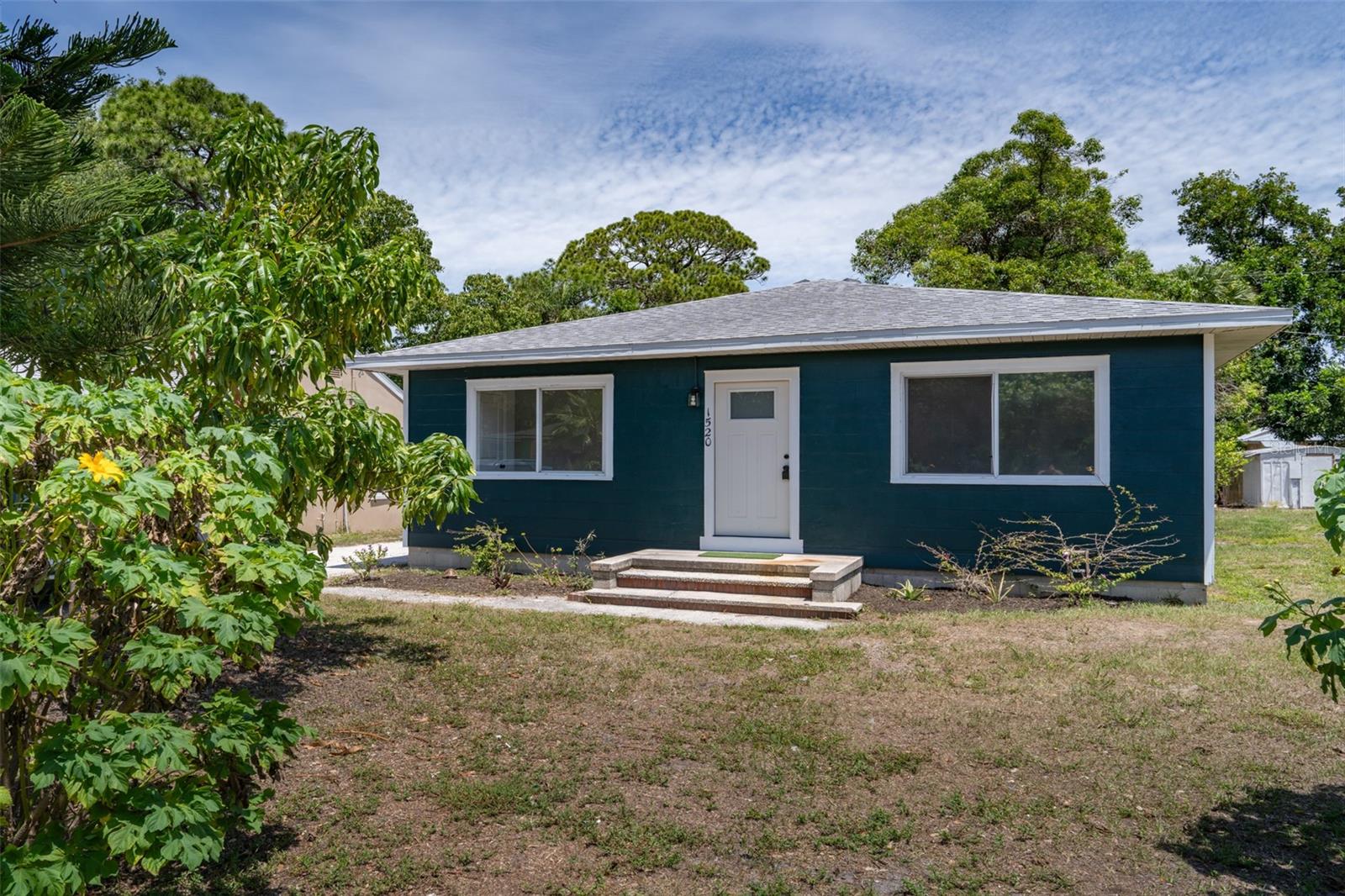 1520 19TH AVE W