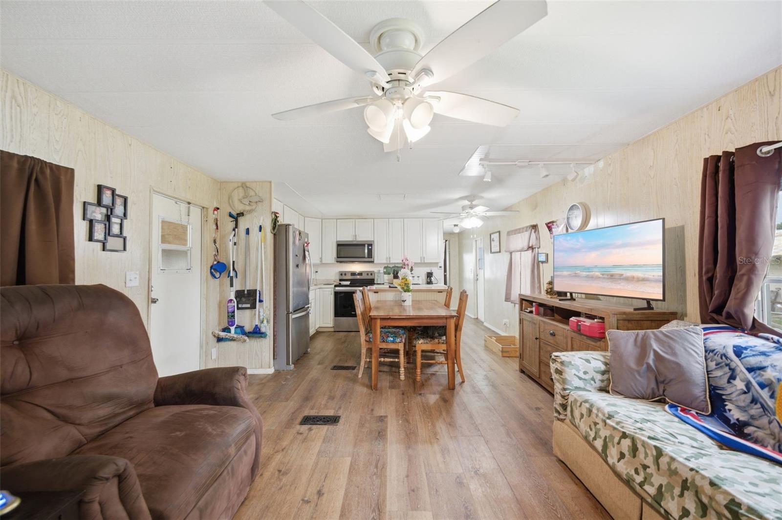 1056 Blue Heron Ln Property Photo 17