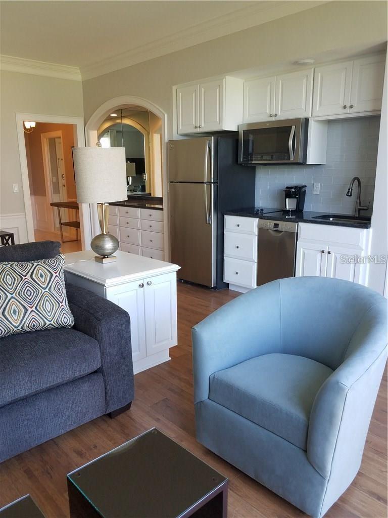 51 Mac Ewen Dr #8 Property Photo 13