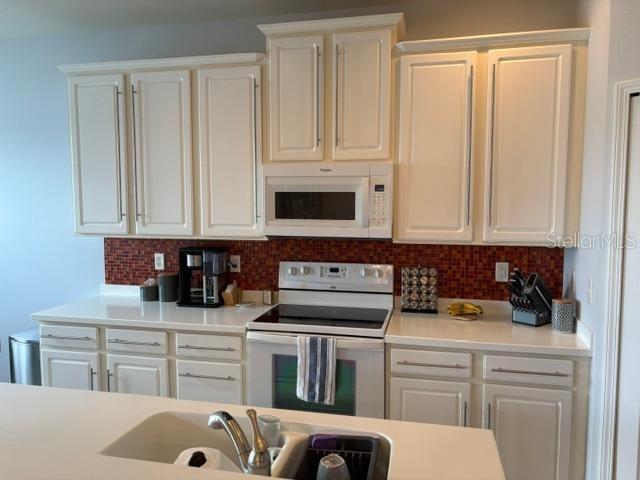 3662 Parkridge Cir #28-102 Property Photo 3