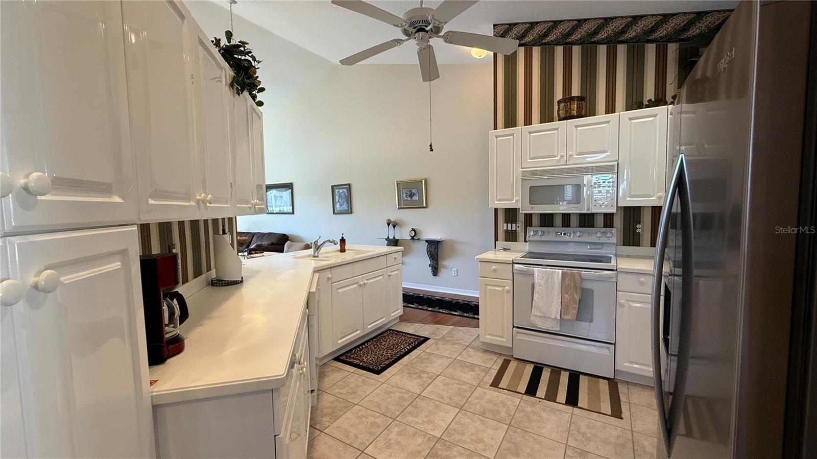6632 Pineview Ter #10-201 Property Photo 8