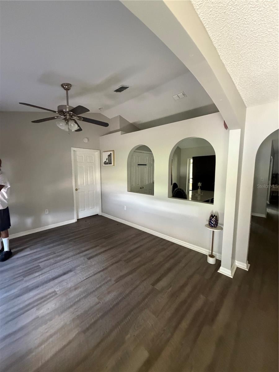 346 Cocoa Ct Property Photo 3