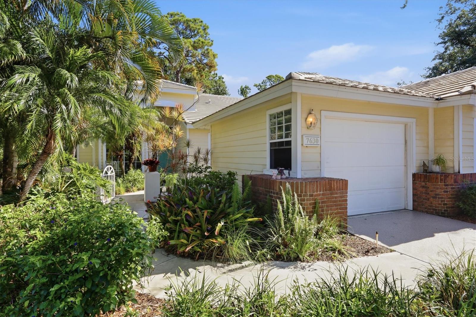 7630 Whitebridge Gln Property Photo 1