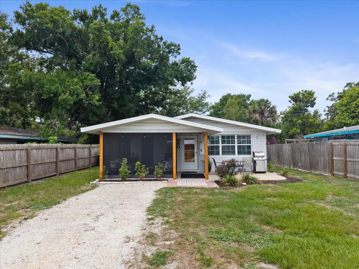 980 Charlotte Ave Property Photo 1