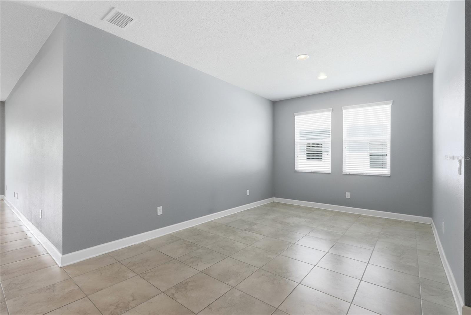 924 Buttercup Gln Property Photo 17