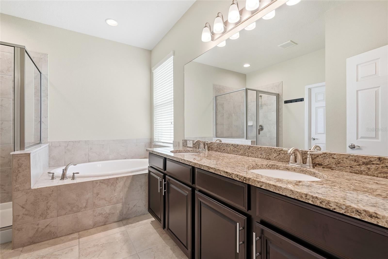 924 Buttercup Gln Property Photo 31