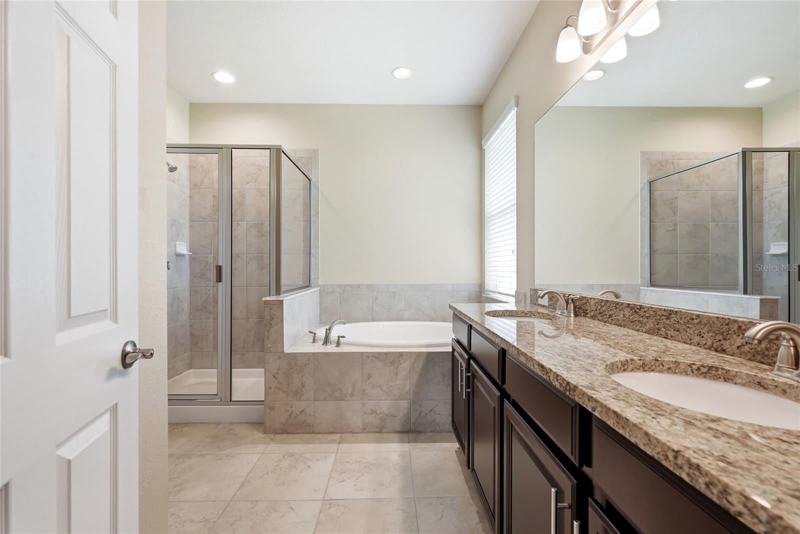 924 Buttercup Gln Property Photo 32