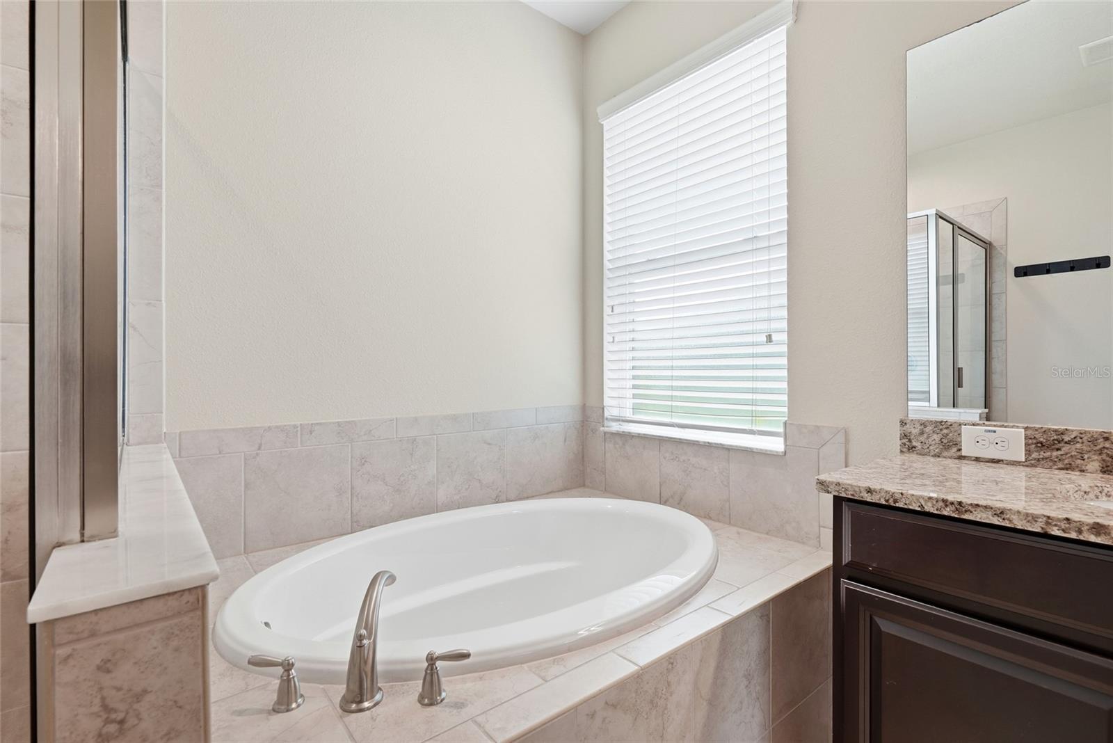924 Buttercup Gln Property Photo 34