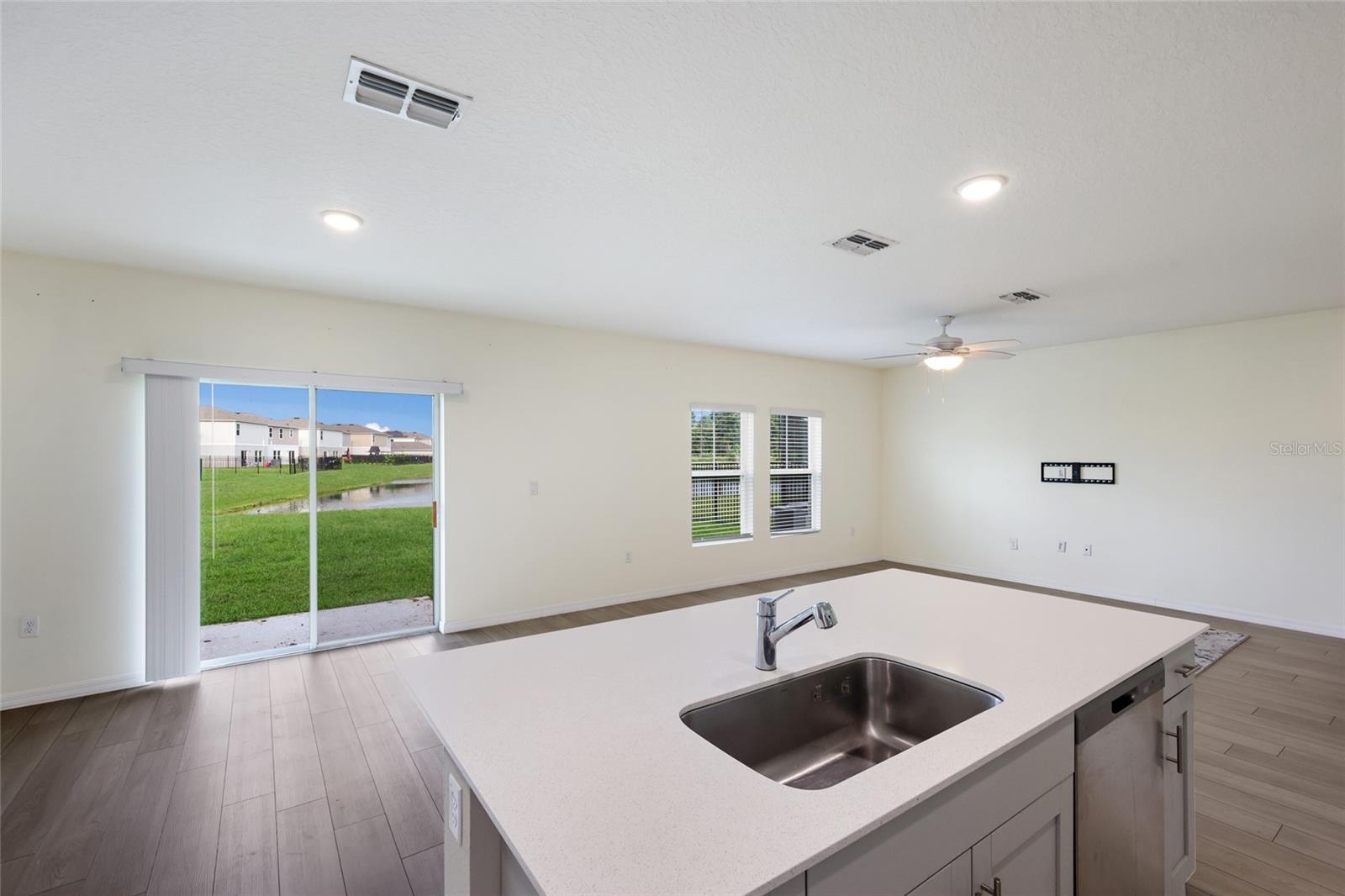 7627 Twinleaf Ter Property Photo 5