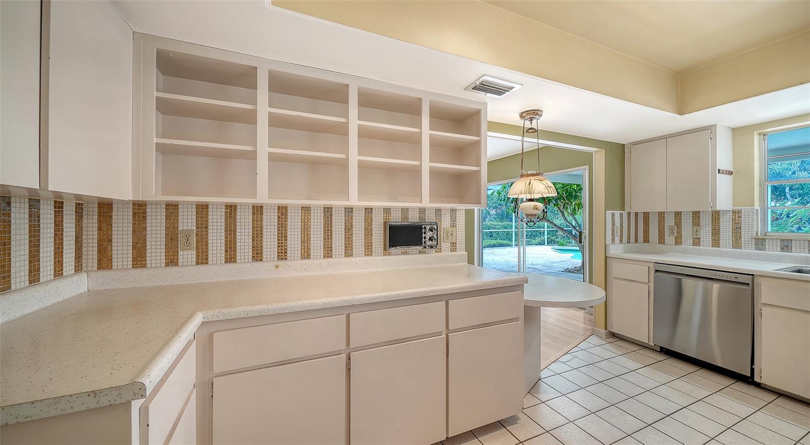 621 Alhambra Rd Property Photo 15