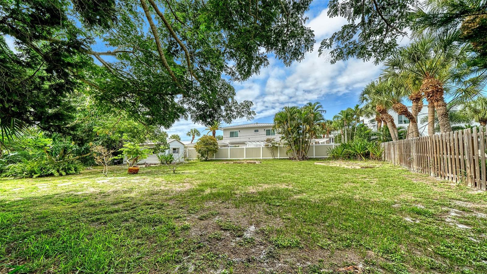 621 Alhambra Rd Property Photo 33