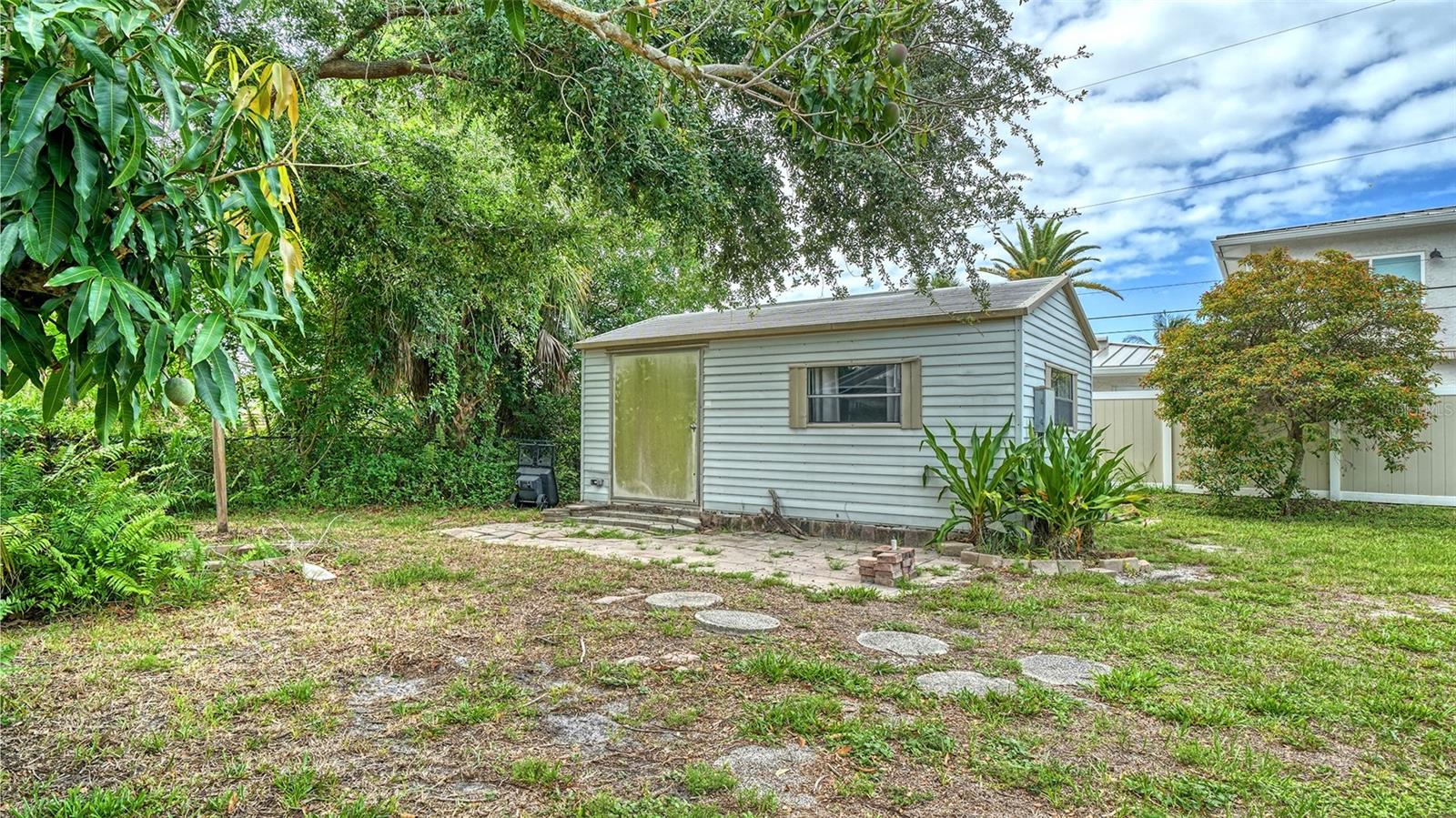 621 Alhambra Rd Property Photo 36